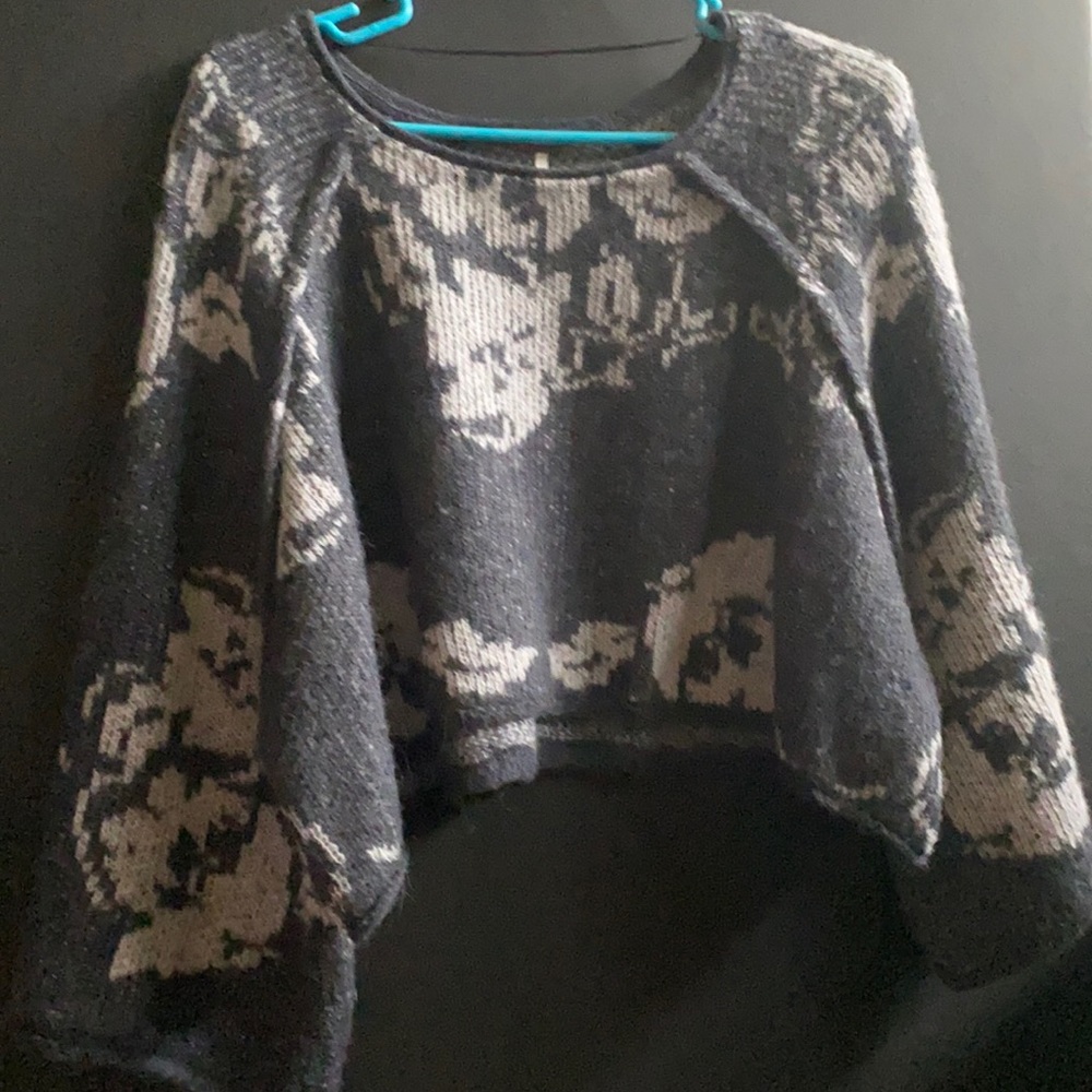 Never worn Free People crop sweater w/ bell sleeve